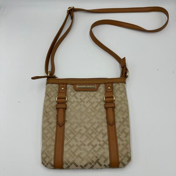 Tommy Hilfiger Beige & Brown Allover Monogram Canvas Crossbody Bag Purse Zip - Picture 1 of 12